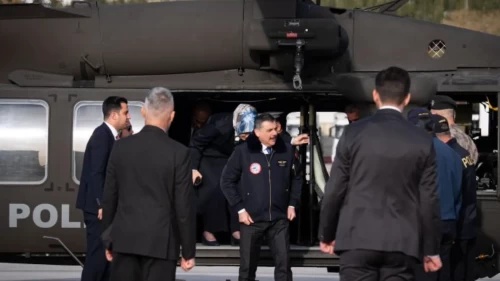 Gök Vatanda yerli gövde gösterisi: Bakan Çiftçi T-70 ile havalandı!