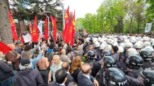 Son dakika... Ankara'da izinsiz yürüyüş: 10 polis yaralandı