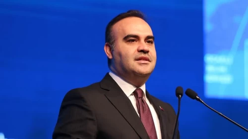 Bakan Kacır’dan üretim ve yatırım mesajı: Küresel zorluklara rağmen büyüme sürecek!