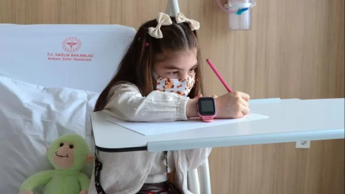 10 yaşındaki Hira hayata tutundu