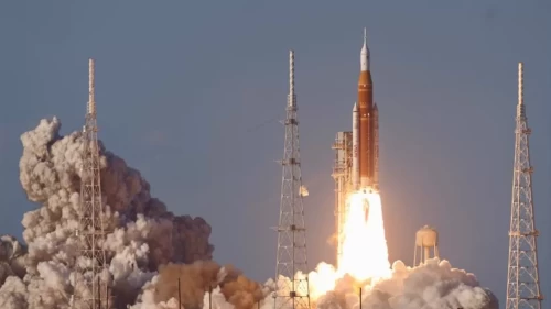 54 yıl sonra tarihi an: NASA Ay yolculuğuna resmen başladı!