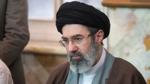 Reuters'tan yeni iddia: Mücteba Hamaney'in yüzü tanınmaz halde!