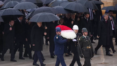 Devlet erkanı Anıtkabir'i ziyaret etti