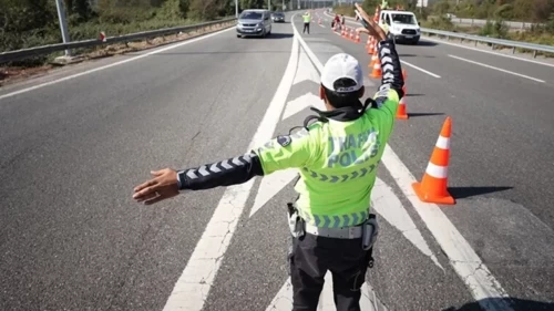 İstanbul’da bugün hangi yollar kapalı? 19 Nisan 2026 trafiğe kapalı yollar ve alternatif güzergahlar listesi
