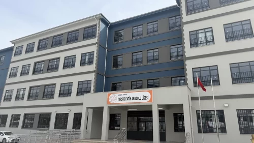 Mersin'de okula silahla gelen öğrenci yakalandı!