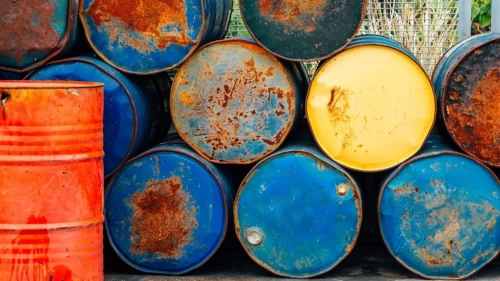 Beklentinin aksine 3 milyon varil artış!