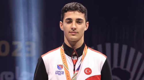 Milli eskrimci Furkan Yaman'dan altın madalya