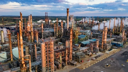 Brent petrol 100 doların altına indi, gözler Hürmüz Boğazı’nda!