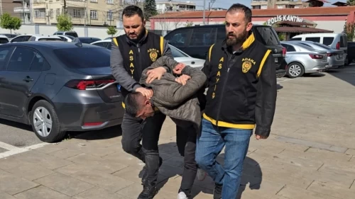 Adana’nın yankesicisi kameraya yakalanınca şoke oldu