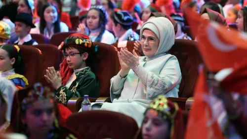 Emine Erdoğan'dan anlamlı mesaj: “Çocuklar yarının en gerçek gücü”