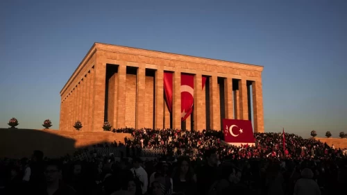 Anıtkabir ziyaret saatleri 2026: 1 Mayıs'ta Anıtkabir açık mı, kapalı mı?