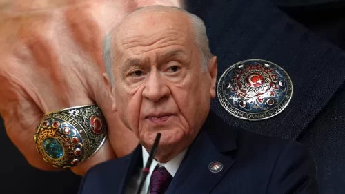 Lider Bahçeli'nin yüzük ve rozeti toplantıya damga vurdu: 'Uyanınca Türk'ün özü, gerçekleşir Tanrı sözü'
