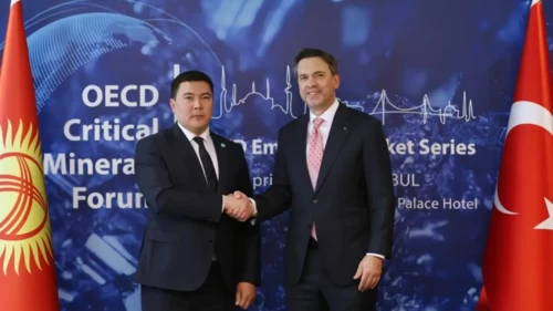 Bakan Bayraktar'dan İstanbul'da kritik temas: Kırgızistan ve Perulu bakanlar ile görüştü