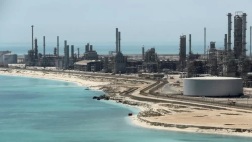 Enerji hattında ağır darbe: Suudi Arabistan’da günlük 700 bin varil petrol akışı kaybı yaşandı