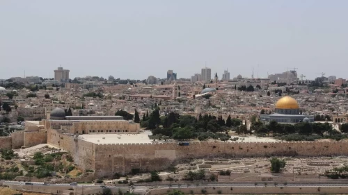 Mescid-i Aksa sabah namazıyla açılacak