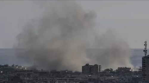 İsrail'in saldırı tehditleri sonrası Lübnanlılar evlerini terk etmeye başladı