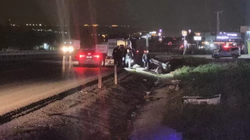 Ankara'da kontrolü kaybeden araç takla attı