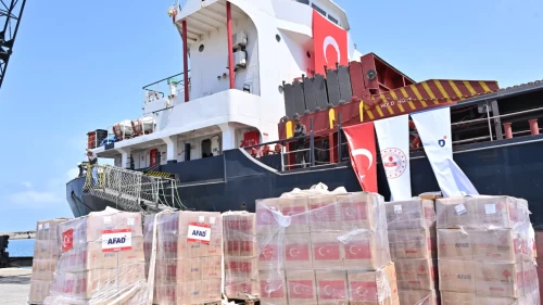 730 tonluk insani yardım gemisi Beyrut’a ulaştı