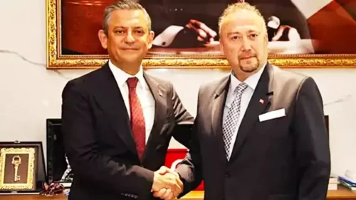 Vatandaşın parasıyla sevgilisine araç alan Özkan Yalım'ın CHP'yi tehdit etti iddiası ortalığı salladı! Partinin ihraç edememe nedeni bu mu?