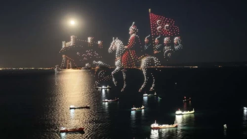 İstanbul’un fethinin 573. yılı Yenikapı’da ışıklarla kutlandı!