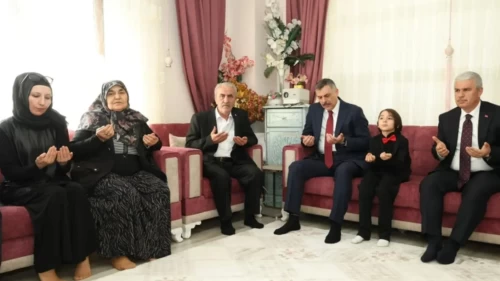 Bakan Çiftçi’den şehit ailesine bayram ziyareti: Sizler bize emanetsiniz