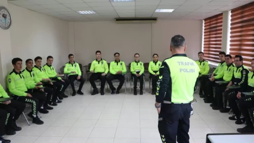 Trafik polisleri zorlu eğitimden geçiyor! 24 farklı programla göreve hazırlanıyorlar