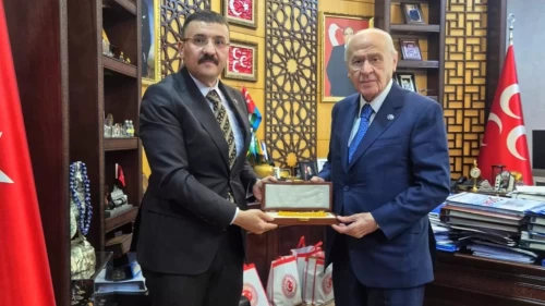Sılehi Aşireti lideri Atlı, MHP Lideri Bahçeli'ye Hakkari'deki yol sorununu iletti