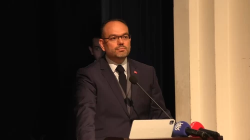 Sanal medyanın aşırı kullanımı riskleri beraberinde getiriyor