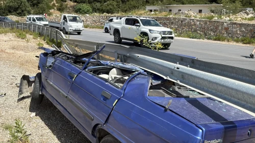 Bodrum'da feci kaza: Hurdaya dönen araçtan sağ çıkarıldı