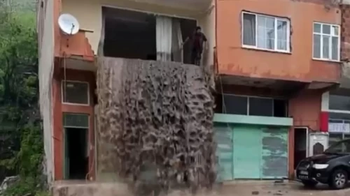 Ordu'da felaket! Sel suları oturduğu evin içerisinden şelale gibi aktı