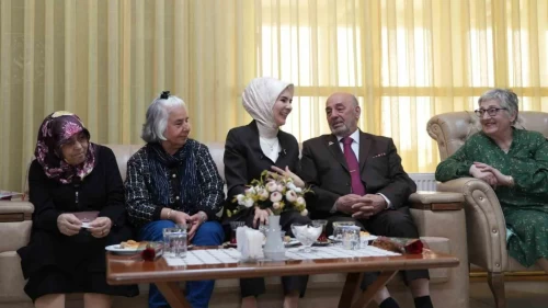 Bakan Göktaş'tan bayram ziyaretleri: Şehit ailelerine misafir oldu