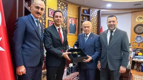 'Onbeşliler' ve 'Mehmed: Fetihler Sultanı' yapımcılarından MHP Lideri Bahçeli'ye ziyaret