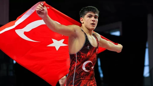 Milli güreşçilerden Bulgaristan'da madalya yağmuru