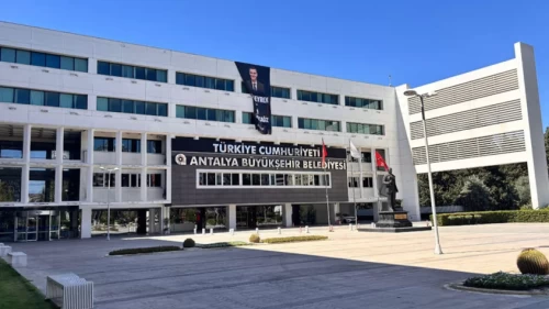 Adliyeye sevk edilen 16 kişiden 2'si tutuklandı
