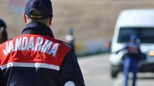 Jandarma küçük kızın hayatını böyle kurtardı! Biraz daha gecikseydi.. Saniyelerle yarıştı