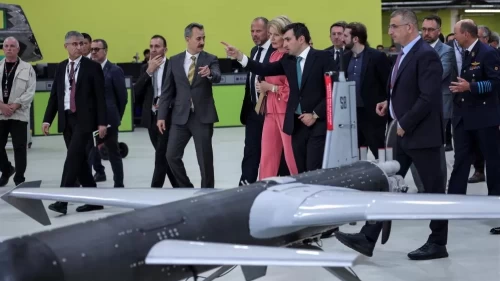 Belçika Kraliçesi Mathilde'den Baykar'a ziyaret! Milli SİHA'ları yerinde inceledi
