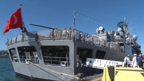 TCG Fatih-Fırkateyn Gemisi, Sarayburnu Limanı’nda ziyarete açıldı
