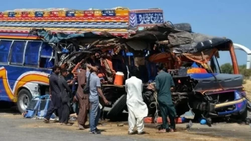 Pakistan'da katliam gibi kaza!
