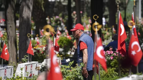 Türkiye bayramın ikinci gününde de şehitlerine koştu!