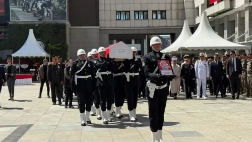 Şehit polis Aydın Üyenarık için İstanbul'da cenaze töreni düzenlendi