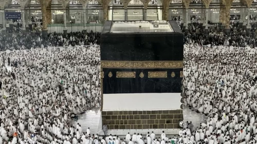 Yüz binlerce kişi kutsal topraklara gidiyor