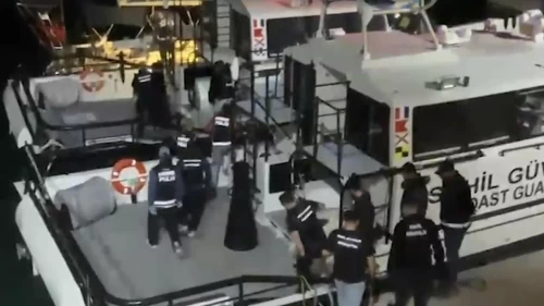 Ege'de yelkenli teknede 158 kilo esrar ele geçirildi: 8 tutuklama