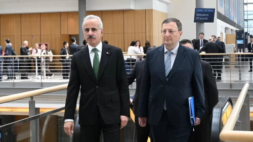 Bakan Uraloğlu Almanya’da: 'Güçlü ulaşım ağları geleceğe en stratejik yatırımdır'