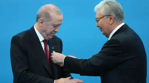 Cumhurbaşkanı Erdoğan'a Kazakistan'da 'Hoca Ahmet Yesevi Nişanı' takdim edildi