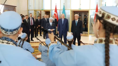 Cumhurbaşkanı Erdoğan’a Kazakistan’da Dombra sürprizi