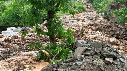 Düziçi’nde heyelan paniği: Köy yolları dev kayalarla kapandı!