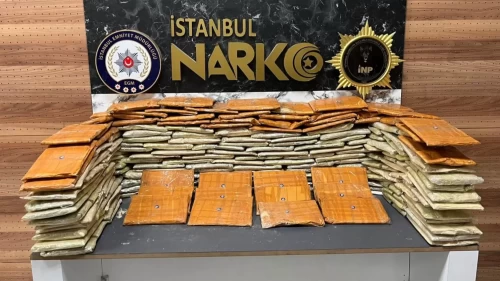Bağcılar’da dev operasyon: Duş malzemelerinin içinden zehir çıktı!