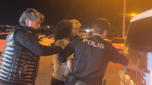Tansiyon hastasına yardıma gittiler, iki kardeş arasında mahsur kaldılar!