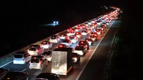 İstanbul’a dönüş yolunda trafik durma noktasına geldi