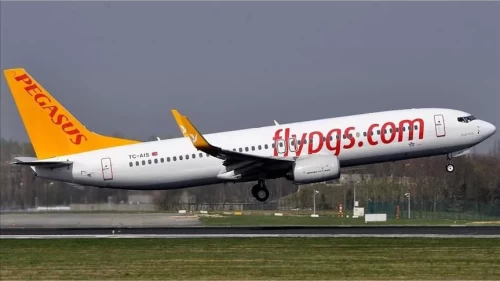 Pegasus yolcu uçağında büyük panik! Bir anda dumanlar yükseldi
